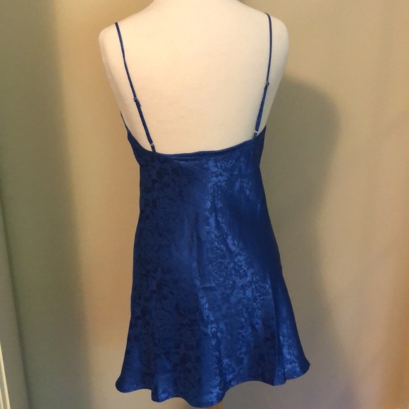 Silk/satin dress - Picture 2 of 2